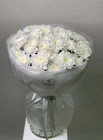 Пушистый белый букет из хризантем от интернет-магазина цветов в 