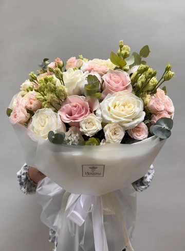 Букет с нежными цветами и хлопком от интернет-магазина цветов в 
