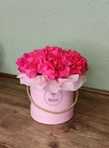 Коробочка с диантусами от интернет-магазина цветов в 