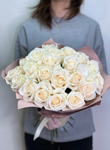 Букет из 25 сливочных роз от интернет-магазина цветов в 