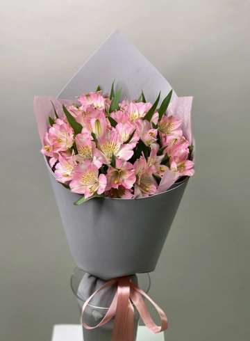 Букет из розовых альстромерий от интернет-магазина цветов в 