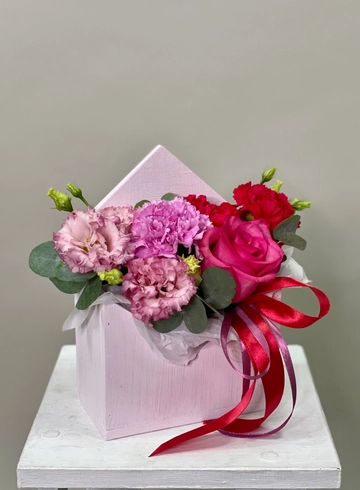 Конверт с цветами от интернет-магазина цветов в 