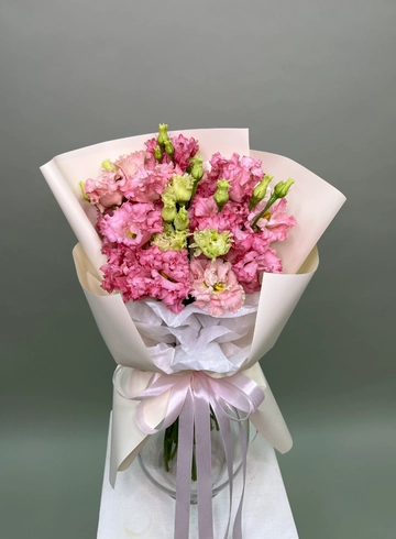 Розовый моно букет из кружевной эустомы от интернет-магазина цветов в 