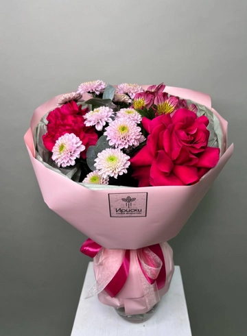 Яркий сборный букет от интернет-магазина цветов в 