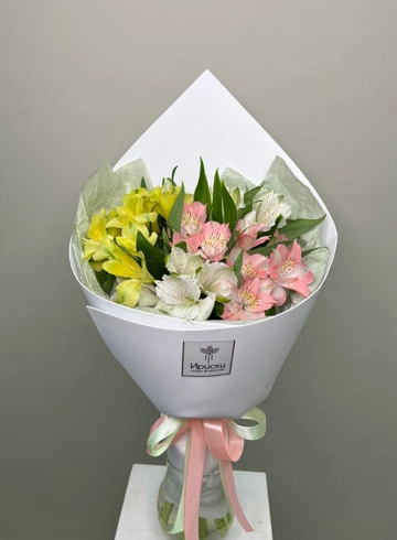 Букет нежный микс из альстромерии от интернет-магазина цветов в 