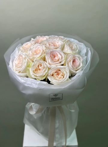 Букет из пионовидных ароматных роз от интернет-магазина цветов в 