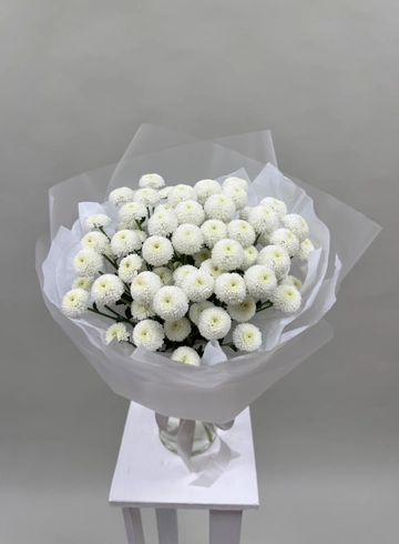 Белый букет из кустовых хризантем от интернет-магазина цветов в 