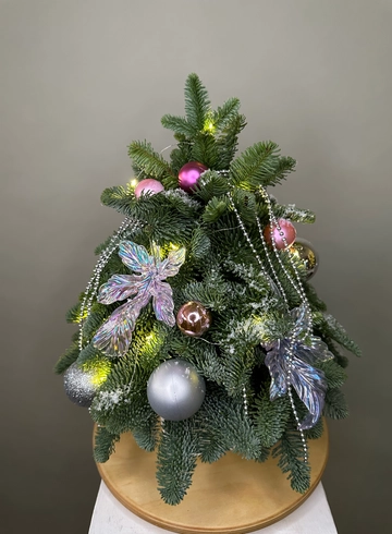 Декоративная елочка из неосыпающейся ели от интернет-магазина цветов в 