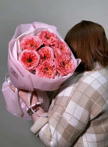 Букет-тренд из роз Мандарин от интернет-магазина цветов в 