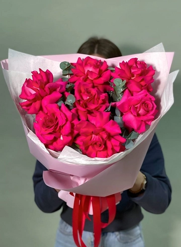 Яркий букет из французских роз от интернет-магазина цветов в 